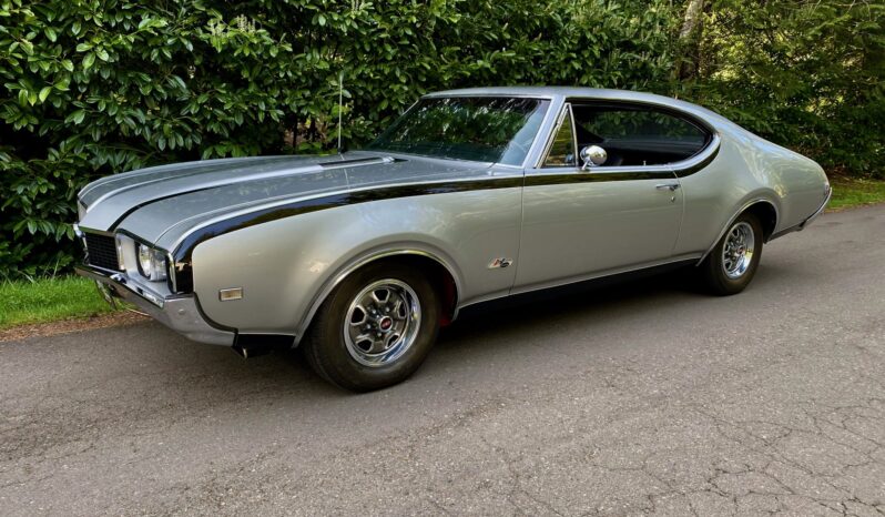 								1968 Oldsmobile Hurst Holiday Coupe full									