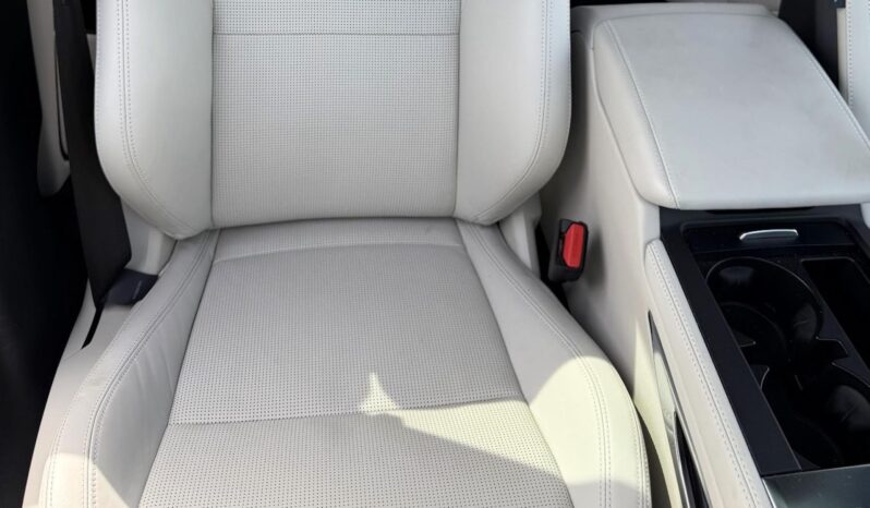 								2024 Jaguar F-Pace P400 R-Dynamic S full									