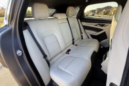 										2024 Jaguar F-Pace P400 R-Dynamic S full									