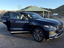 										2024 Jaguar F-Pace P400 R-Dynamic S full									