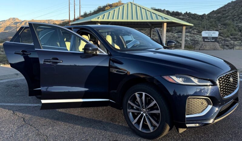 								2024 Jaguar F-Pace P400 R-Dynamic S full									