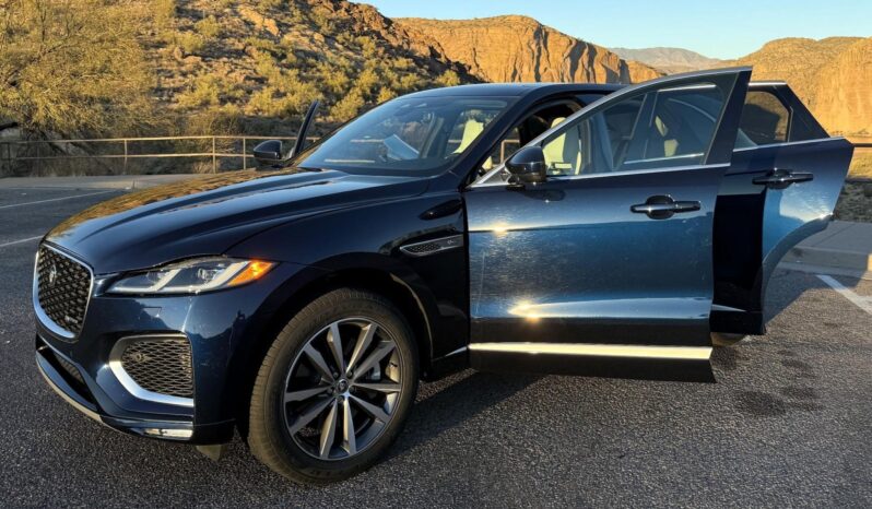 								2024 Jaguar F-Pace P400 R-Dynamic S full									