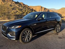 										2024 Jaguar F-Pace P400 R-Dynamic S full									