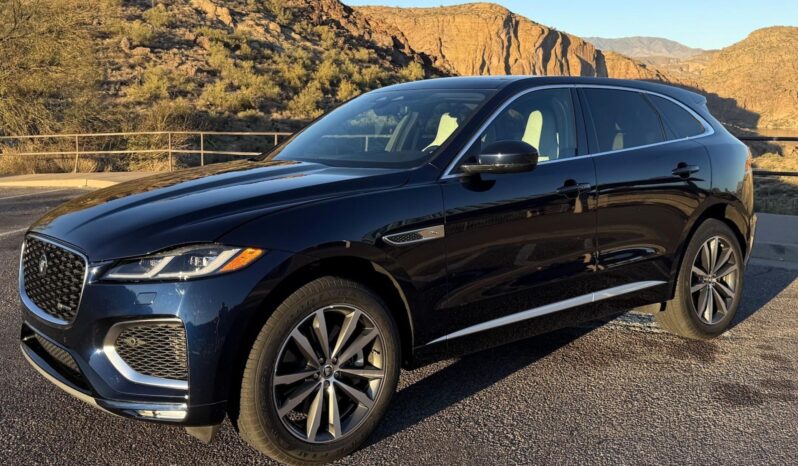 								2024 Jaguar F-Pace P400 R-Dynamic S full									