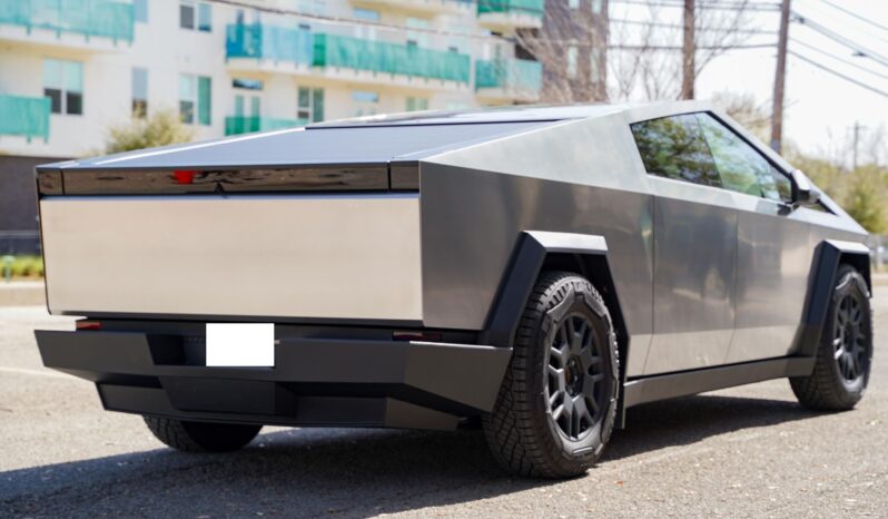 								2024 Tesla Cybertruck Foundation Series full									