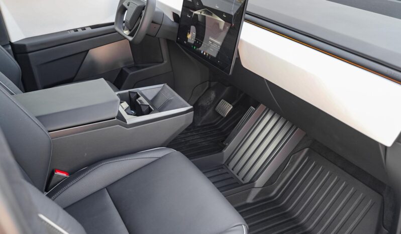 								2024 Tesla Cybertruck Foundation Series full									