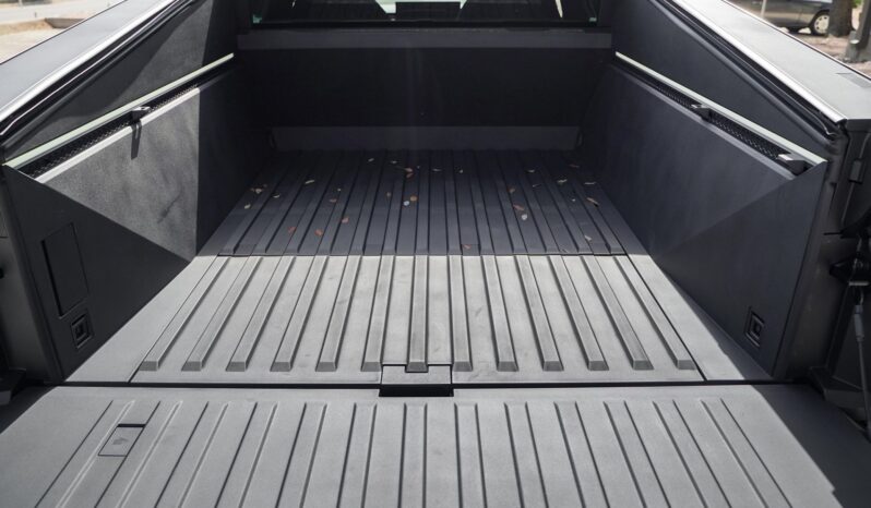 								2024 Tesla Cybertruck Foundation Series full									