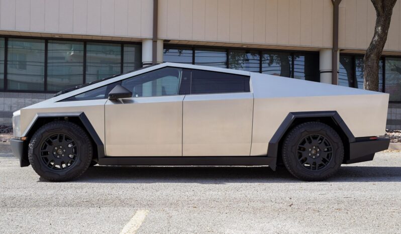 								2024 Tesla Cybertruck Foundation Series full									