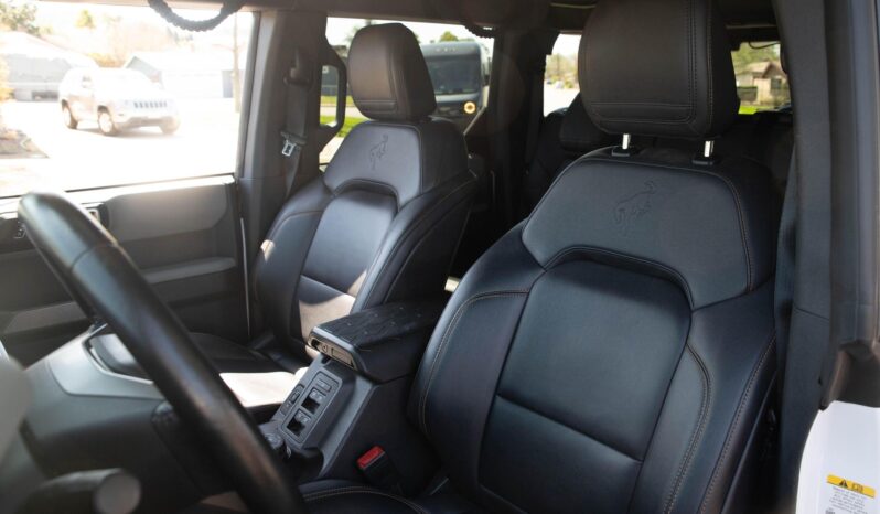 								2022 Ford Bronco Badlands full									