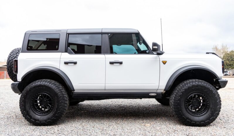 								2022 Ford Bronco Badlands full									