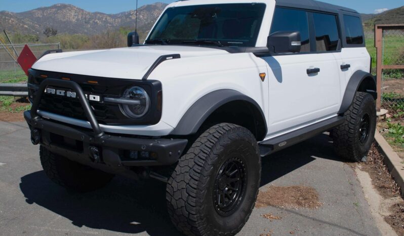 								2022 Ford Bronco Badlands full									