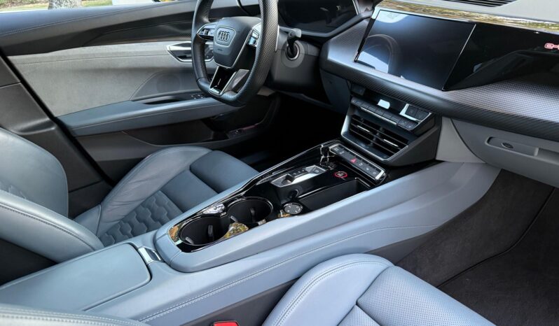 								2022 Audi e-tron GT full									