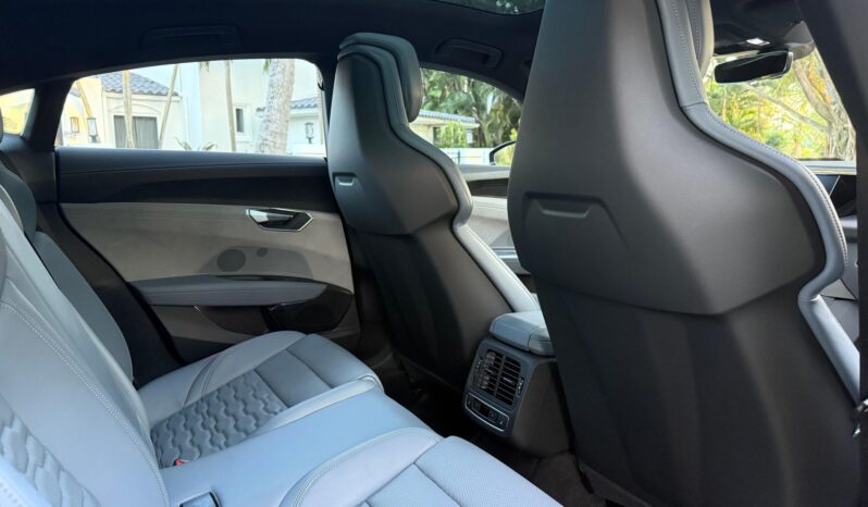 								2022 Audi e-tron GT full									