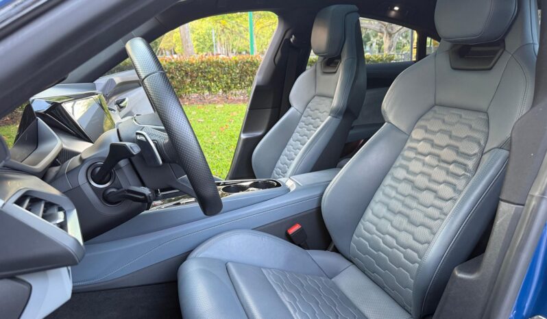 								2022 Audi e-tron GT full									