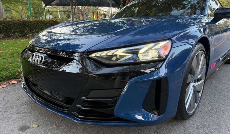 								2022 Audi e-tron GT full									