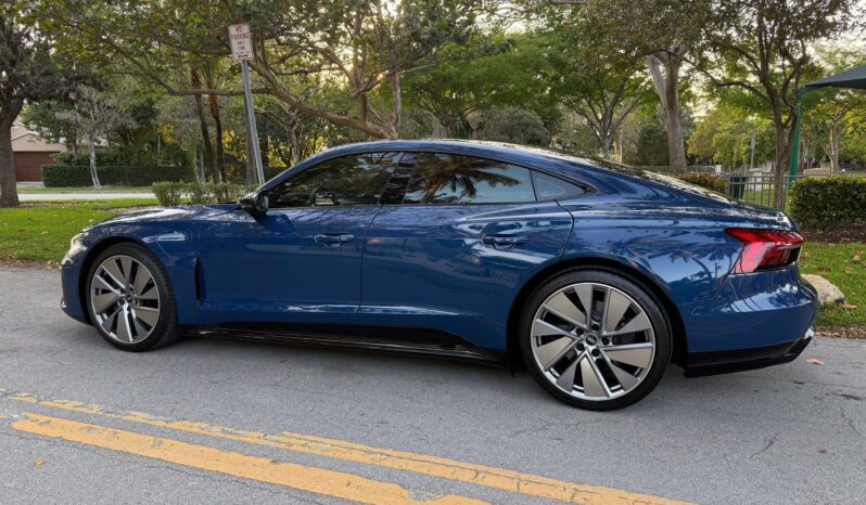 								2022 Audi e-tron GT full									