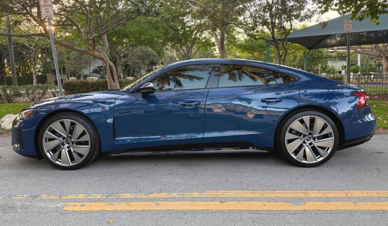 								2022 Audi e-tron GT full									