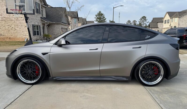 								2023 Tesla Model Y Performance full									