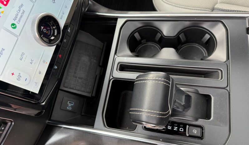 								2022 Ford F-150 Lightning Platinum full									