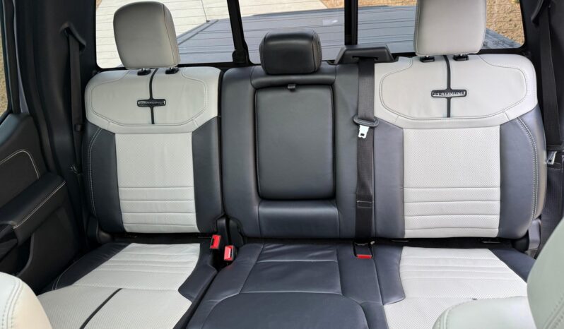 								2022 Ford F-150 Lightning Platinum full									