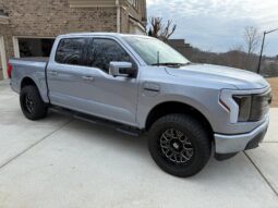 										2022 Ford F-150 Lightning Platinum full									