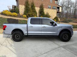 										2022 Ford F-150 Lightning Platinum full									