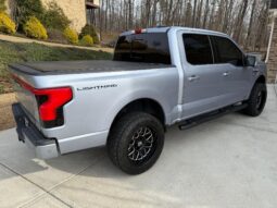 										2022 Ford F-150 Lightning Platinum full									
