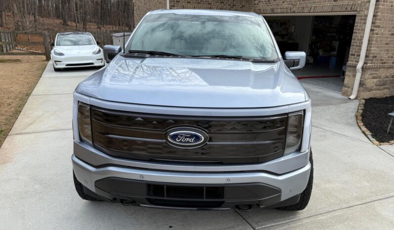								2022 Ford F-150 Lightning Platinum full									