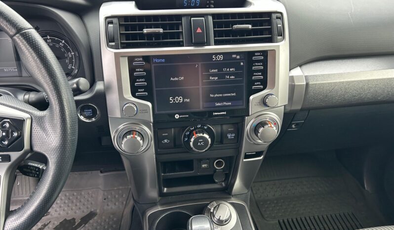 								2022 Toyota 4Runner SR5 4×4 full									