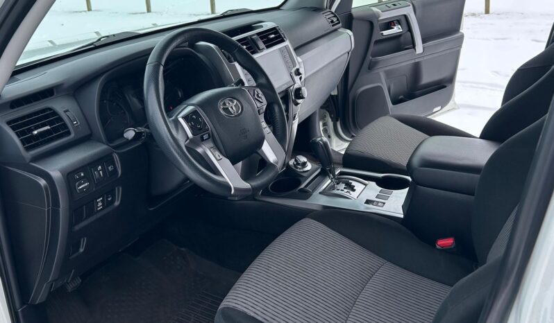 								2022 Toyota 4Runner SR5 4×4 full									