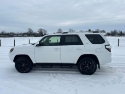 										2022 Toyota 4Runner SR5 4×4 full									