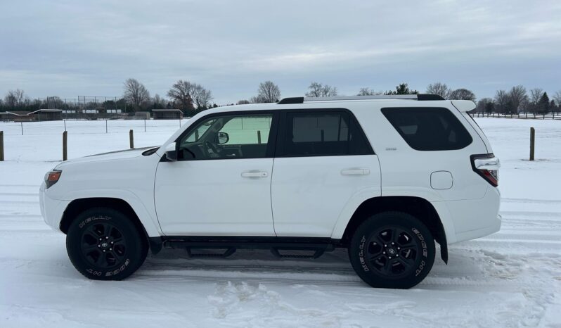 								2022 Toyota 4Runner SR5 4×4 full									