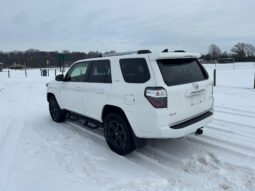 										2022 Toyota 4Runner SR5 4×4 full									