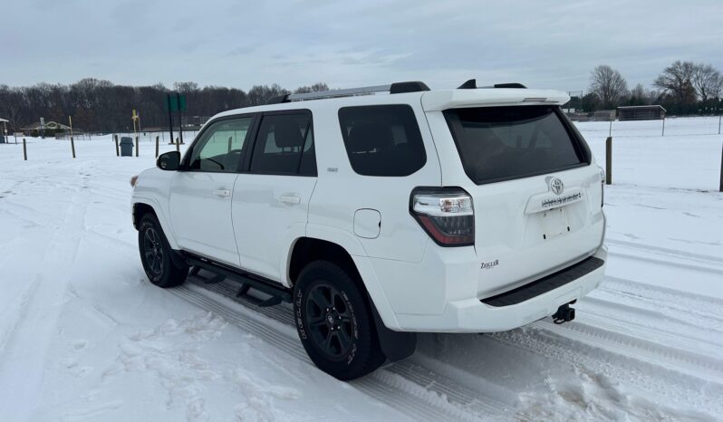 								2022 Toyota 4Runner SR5 4×4 full									