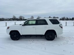										2022 Toyota 4Runner SR5 4×4 full									