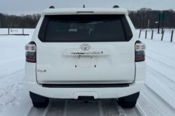 										2022 Toyota 4Runner SR5 4×4 full									