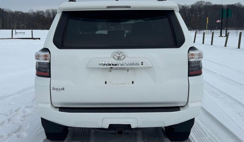 								2022 Toyota 4Runner SR5 4×4 full									