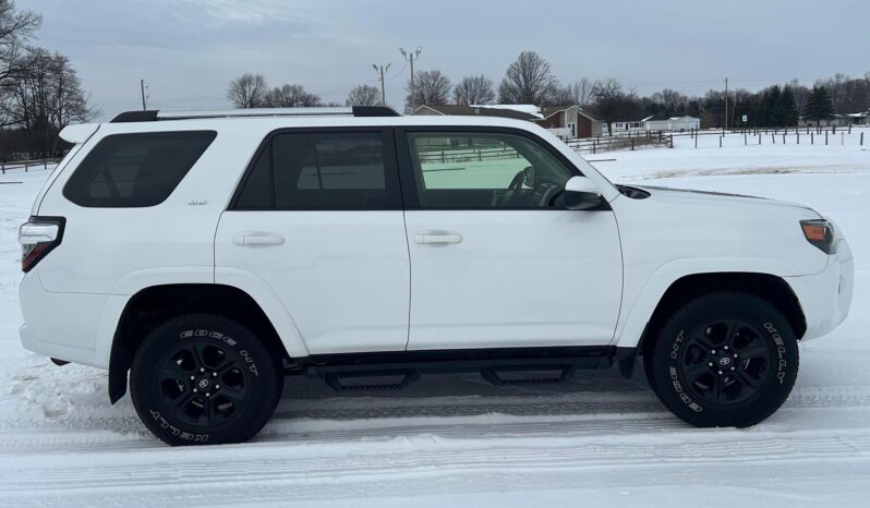 								2022 Toyota 4Runner SR5 4×4 full									
