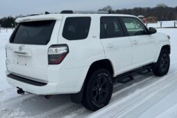 										2022 Toyota 4Runner SR5 4×4 full									