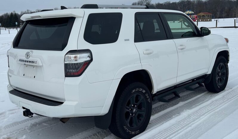 								2022 Toyota 4Runner SR5 4×4 full									