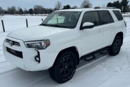 										2022 Toyota 4Runner SR5 4×4 full									