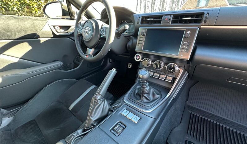 								2023 Toyota GR86 Premium full									