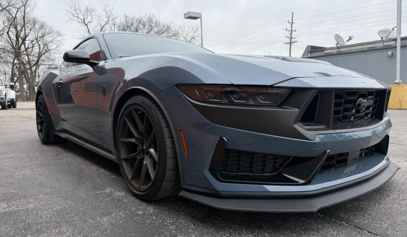 								2024 Ford Mustang Dark Horse full									
