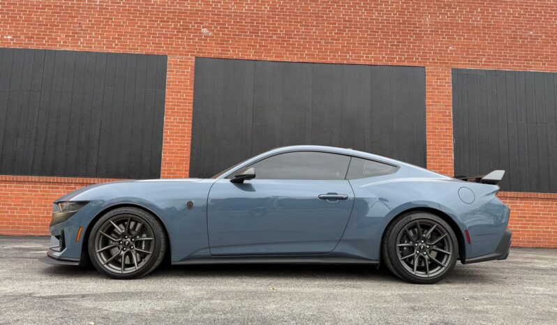 								2024 Ford Mustang Dark Horse full									