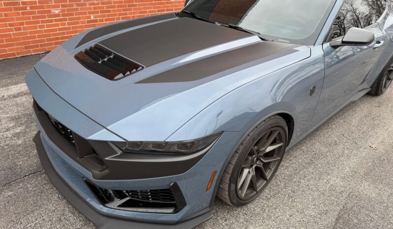 								2024 Ford Mustang Dark Horse full									