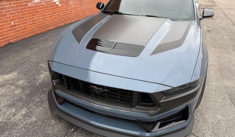 								2024 Ford Mustang Dark Horse full									