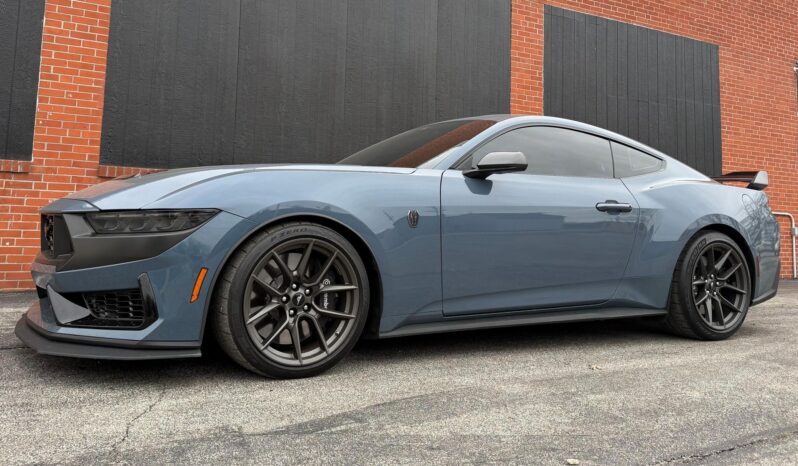 								2024 Ford Mustang Dark Horse full									