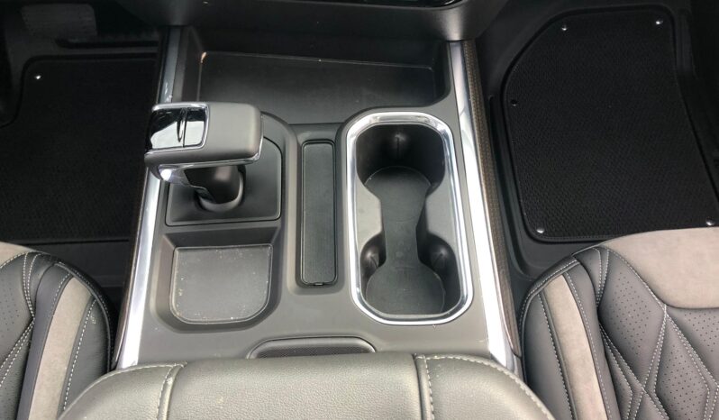 								2024 Chevrolet Silverado 1500 Crew Cab RST full									