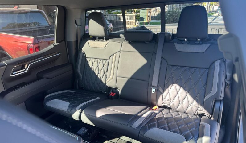 								2024 Chevrolet Silverado 1500 Crew Cab RST full									