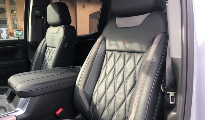 								2024 Chevrolet Silverado 1500 Crew Cab RST full									